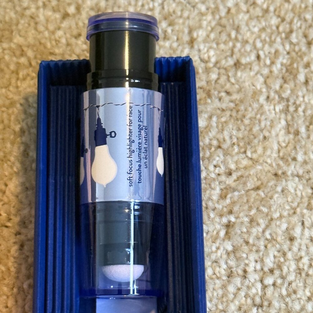 Benefit Watts' Up Highlighter Cream Stick - Picture 6 of 8